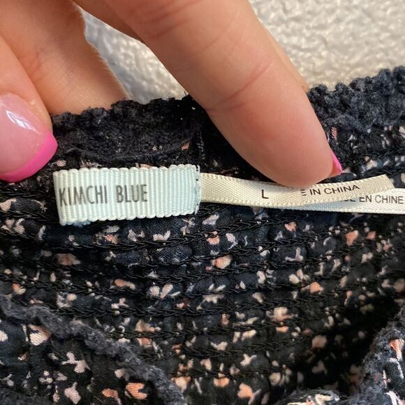 Kimchi Blue- black floral tank- Size large - Picture 3 of 9